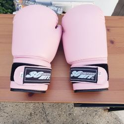 Boxing Gloves In Excellent Condition 