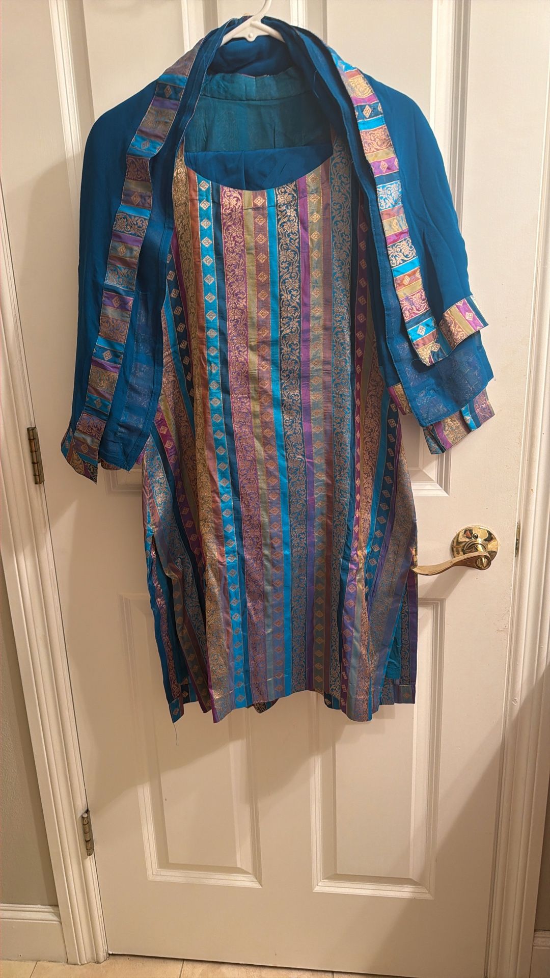 Salwar Kameez And Churidaar Kurtas 