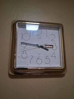 vintage square Seiko quartz wall clock