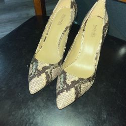 Michael Korea Bran New Shoes Size 7