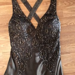 Prom dress, formal dress, size 5 / 6. Worn only once - in perfect condition. Includes clutch purse.