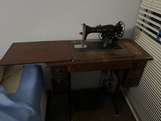 SINGER BLACKHEAD SEWING MACHINE