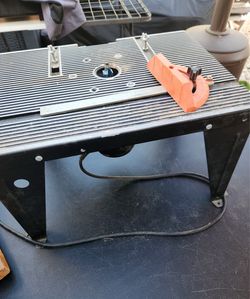 Craftsman Router Table with Router