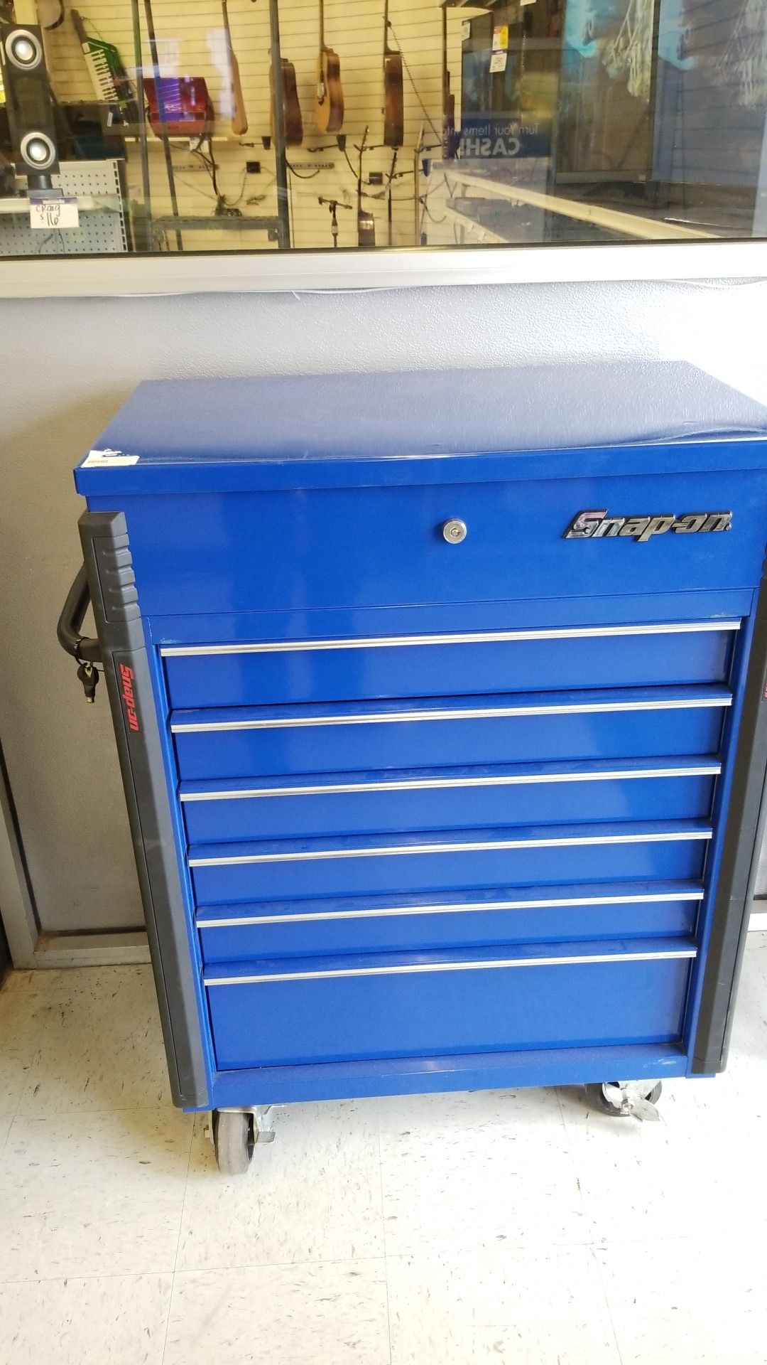 Snap on royal blue tool box