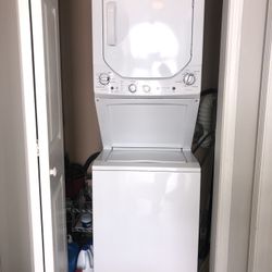 GE Spacesaver Washer/Dryer Combo Model GUD24GSSJ0WW 