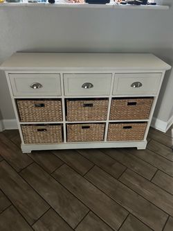 Buffet/ Entry Table