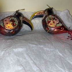 Set of two parrot ornaments