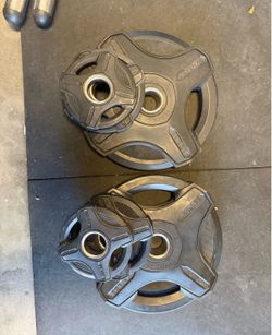 xmark weights 45s 5s and 2 1/2s Olympic