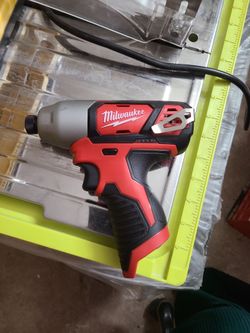M12 impact driver