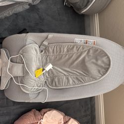 Munchkin Electric Bouncer And Rocker 