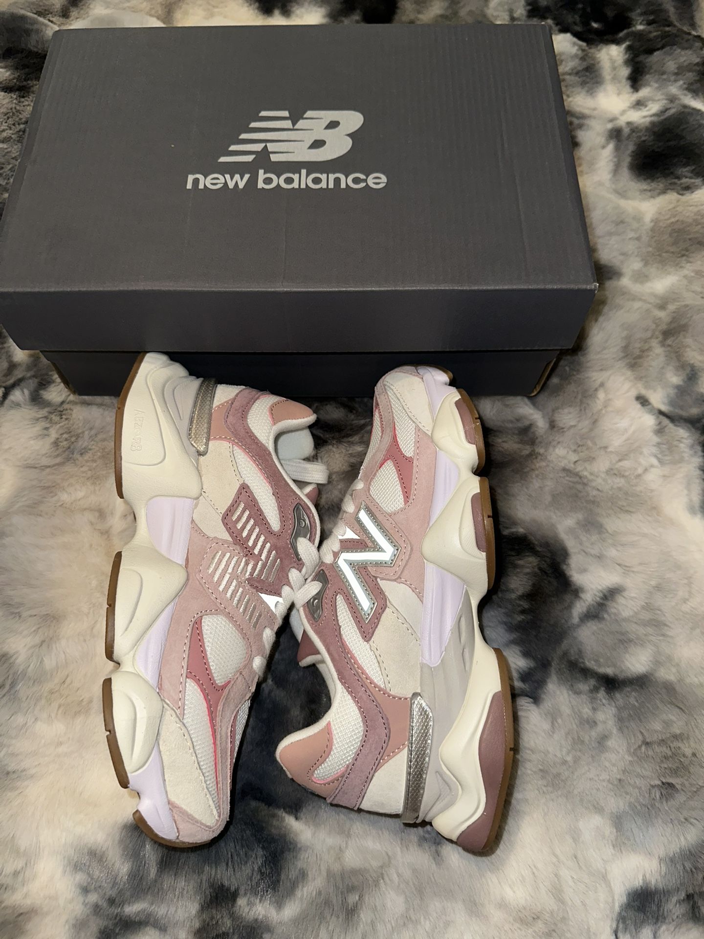 New Balance Size 5 Y
