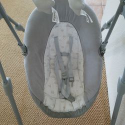 Graco Slim Space Compact Baby Swing