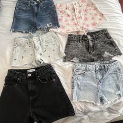 23 Piece Bundle Of Girl Clothes 