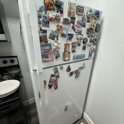 Refrigerator GE Brand