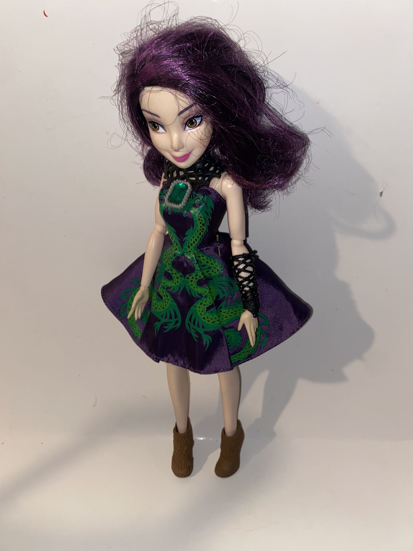 Disney Descendants mal doll 10"