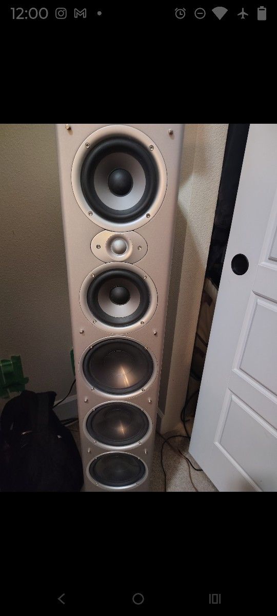 Pair Of Polk Audio RTI 12  6way Floorstanding Speakers 