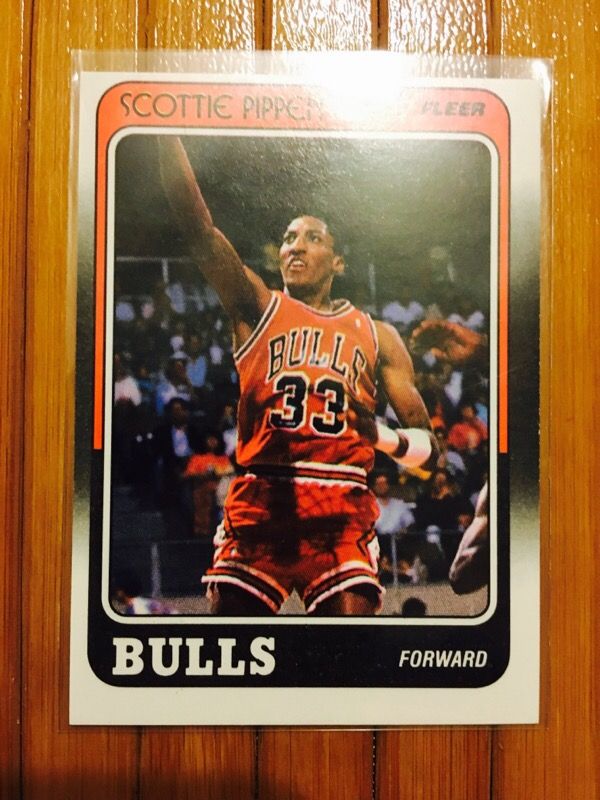 Scottie Pippen RC- Fleer 1988 Basketball 20 of 132 (Near Mint) for 
