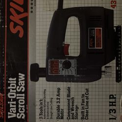 Like New Vintage Skil Saw #4395 With Extra Blades 