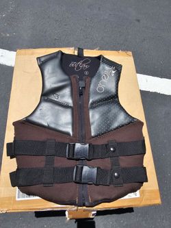 O'neill Outlaw Watersports Life Jacket Size 8 Located in Santee