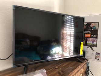 32” RCA TV BRAND NEW OPEN BOX smart tv RCA ROKU TV