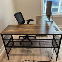 L-shaped Desk With USB Charging Port