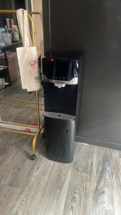 Hot and cold water dispenser works great