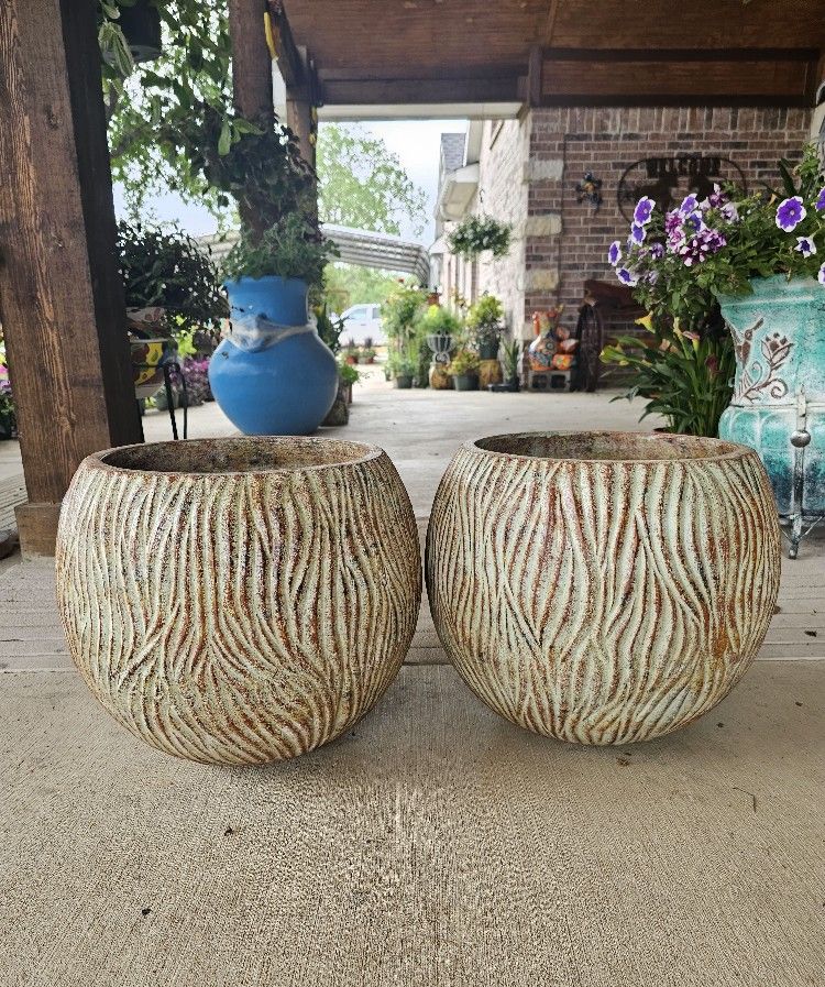 Turquoise Sphere Clay Pots . (Planters) Plants, Pottery, Talavera $60 cada una.