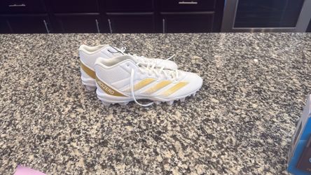 FOOTBALL CLEATS