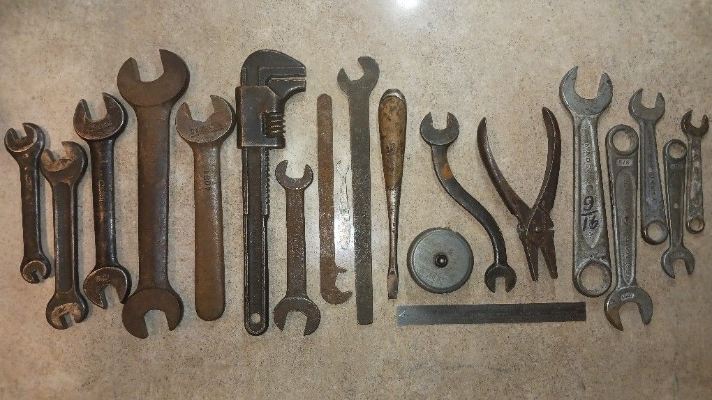 Antique Tools Lot/Antique Wrenches