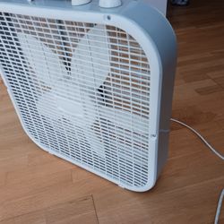 24 Inch Box Fan 