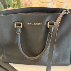 Michael Kors Satchel bag ( black) for sale 