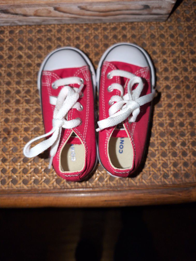 Kids CONVERSE like New Size 7 Toddler