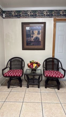 Outdoor garden wicker patio set with cushions and table