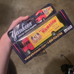 Yankees WB Mason Toy Truck 