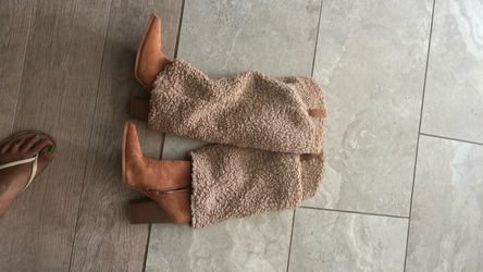 I have a lot of shoes, heels and boots $10-$25