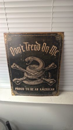 Don’t tread on me sign