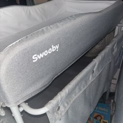 Sweeby Changing Table