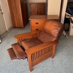 Alley Garage Sale – Beautiful Mission Craftsman Furniture!