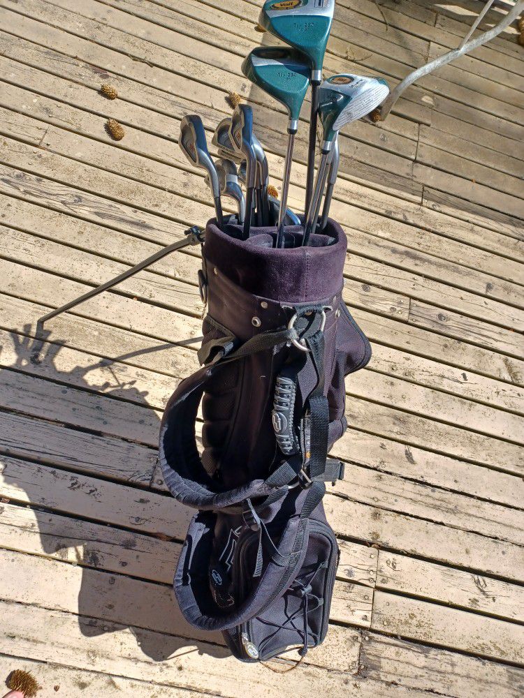 Full Set Of Golf Clubs And Golf Bag