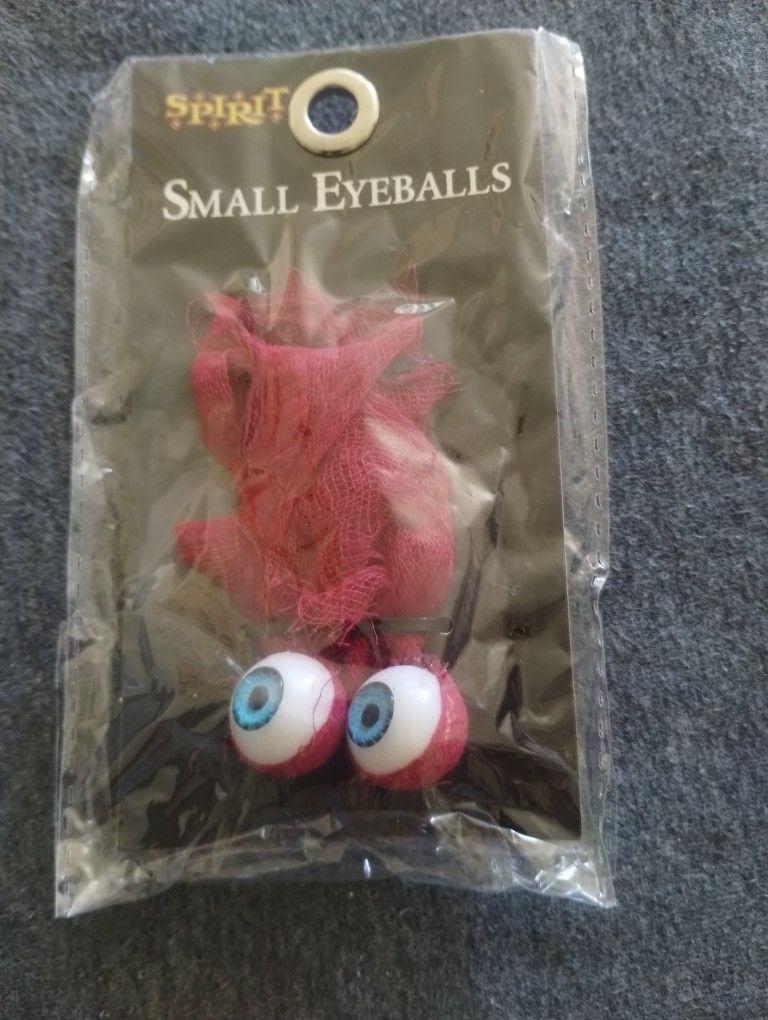 Small Eyeballs 