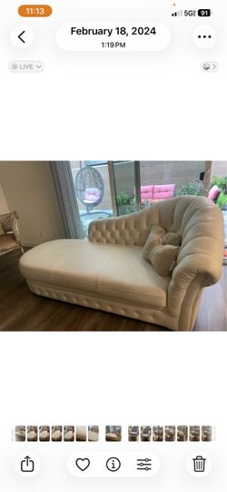 Elegant Cream Tufted Chaise Lounge – For Sale