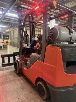 TOYOTA 2020 forklift 5500 lb, 3 stage, side shift for sale