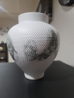NICE WHITE VASE 