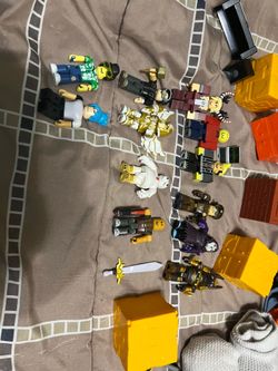 Used Roblox mini figures (you make an offer)s