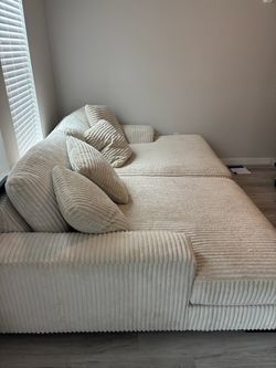 Ashley Furniture Lindyn 2-Piece Modular Super Chaise