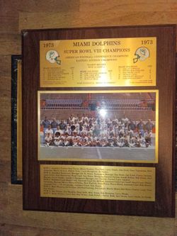 1973 Miami dolphins super bowl champions placard and team picture