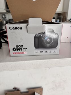 Canon Rebel T7 camera And accesories