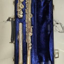 Armstrong Student Flute Silver Plated with Case Band Instrument