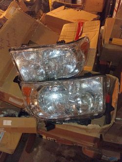 2007 to 2013 Toyota tundra headlights