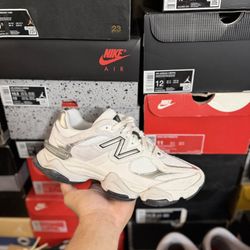New Balance 9060 White Black Metallic Silver size 9W 7.5M VNDS 